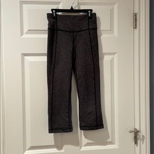 Lululemon Gather & Crow II Crop Size 2 EUC